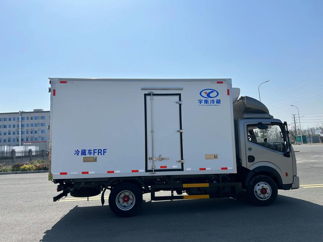 四米二东风冷藏车 冷链运输的坚实堡垒